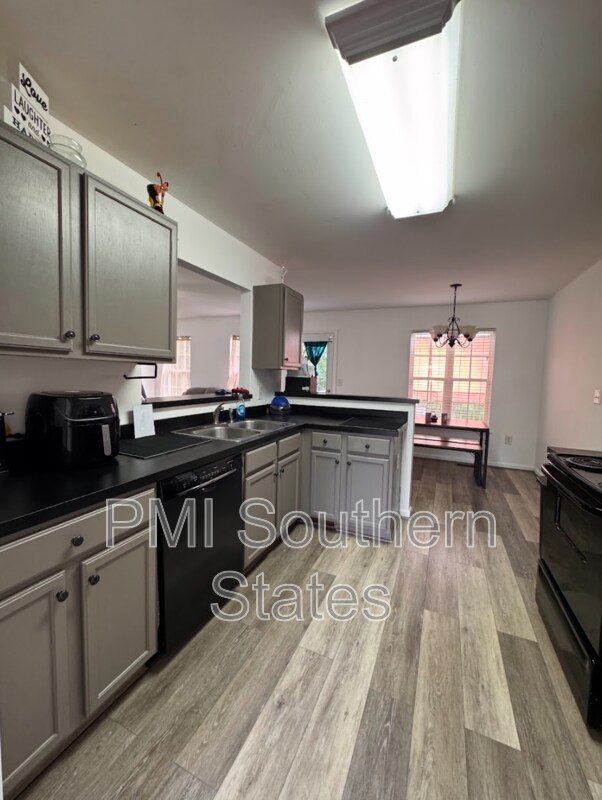 Building Photo - 134 Lacey Ln