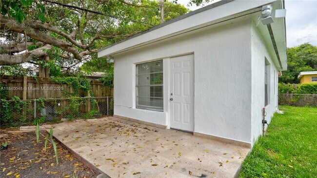 Building Photo - 1036 NW 75th St