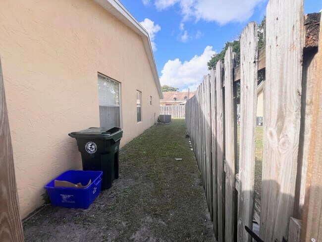 Building Photo - 3737 Mil-Lake Cir