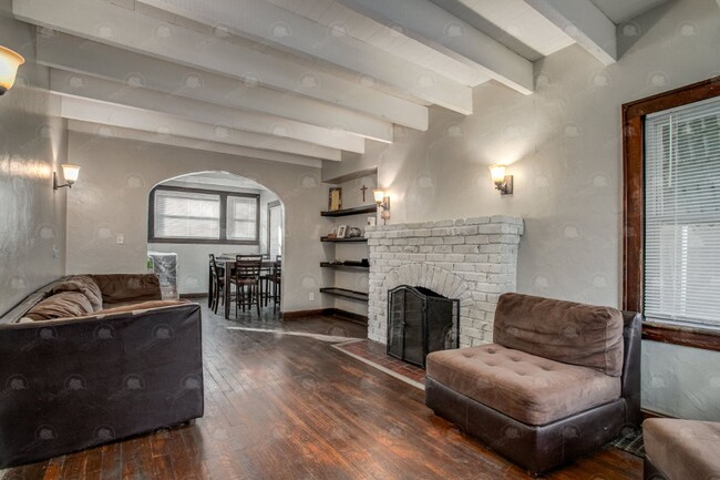 Building Photo - SO PRETTY - 2233 E 69th Street, Kansas Cit...