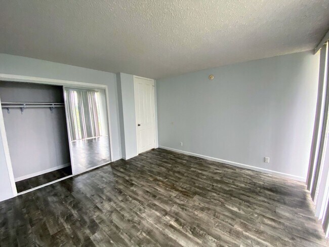 Building Photo - 358NEW