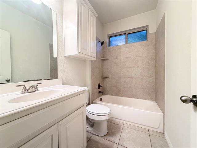 Building Photo - 907 Bainbridge Ln