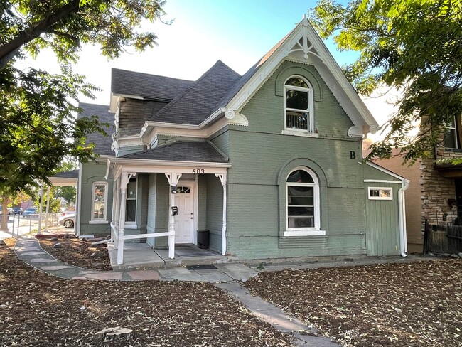 Primary Photo - Cozy 1 bed/1 bath upstairs near the heart ...