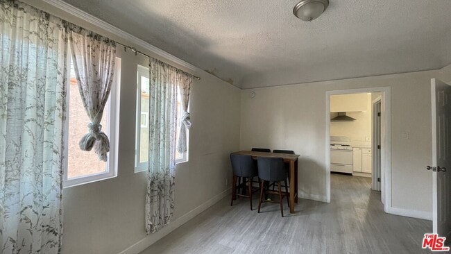 Building Photo - 836 S Catalina St