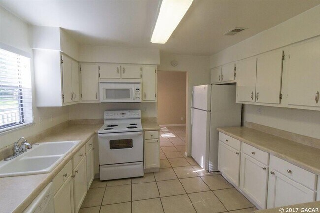 Building Photo - 2925