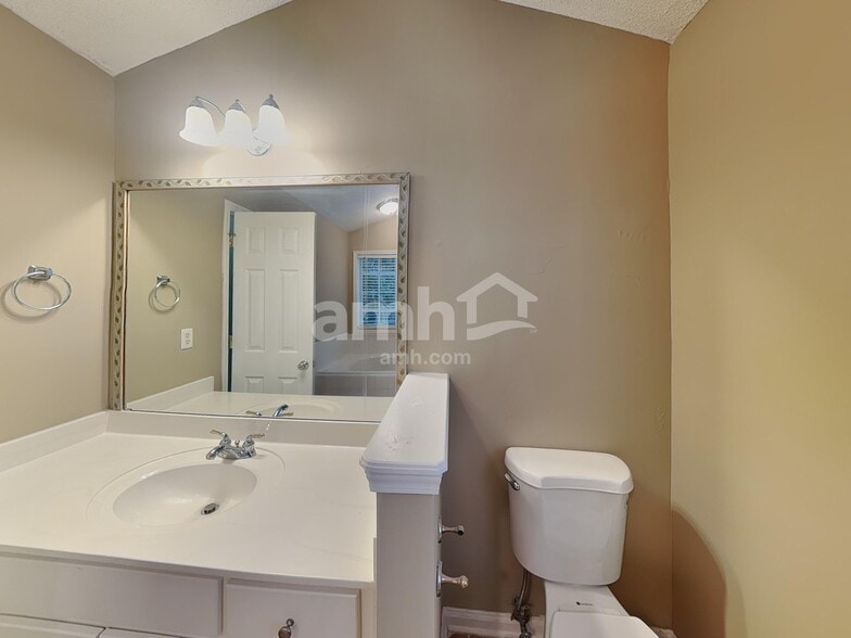 Building Photo - 2075 Reserve Pky