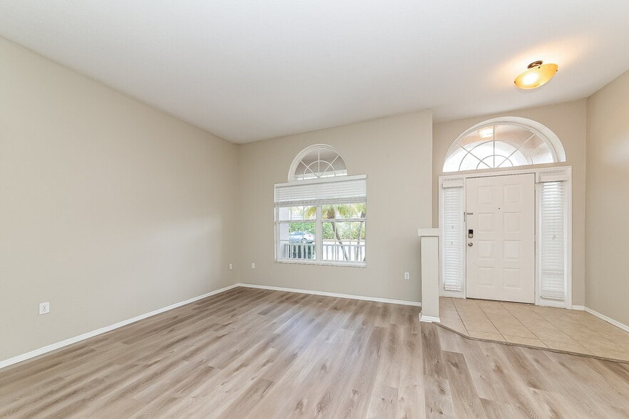 Building Photo - 6210 Blackberry Ln