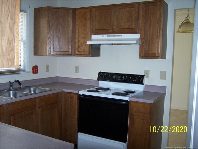 Building Photo - 6316 Chagrin Rd