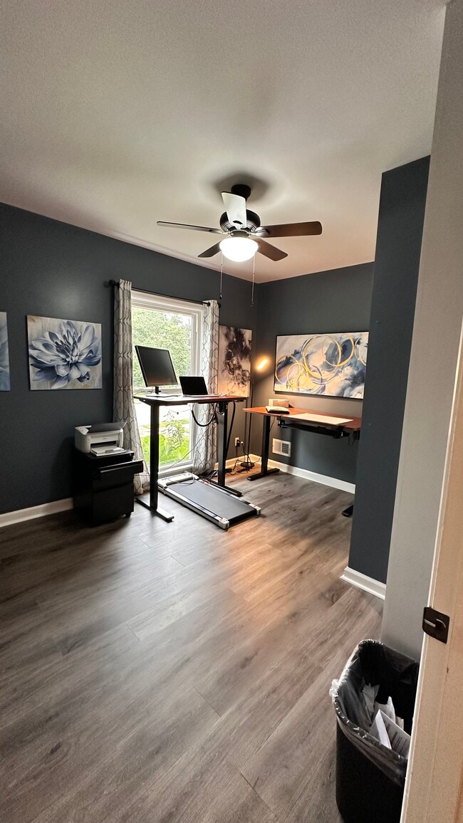 Building Photo - 6718 Deep Creek Dr