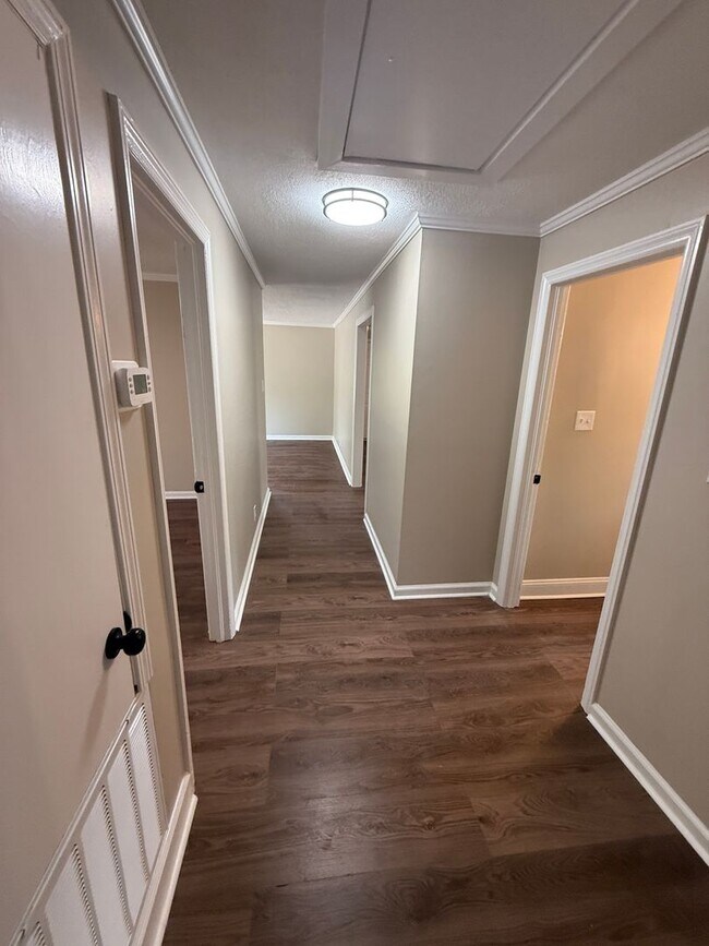 Building Photo - New on Newberg