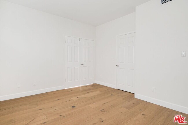 Building Photo - 11845 Mayfield Ave