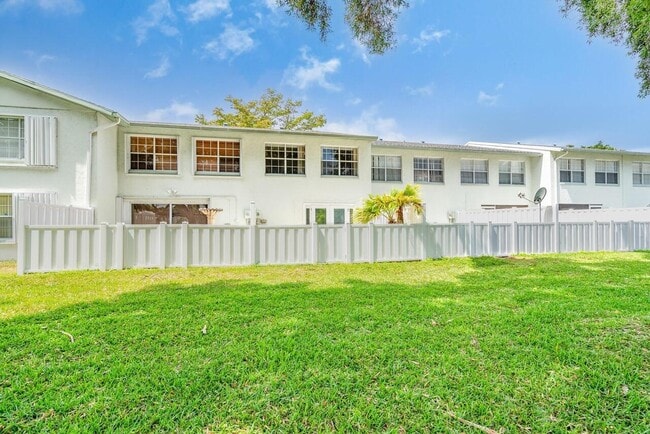 Building Photo - 3715 Savoy Ln