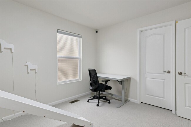 Building Photo - 737 Haywood Dr