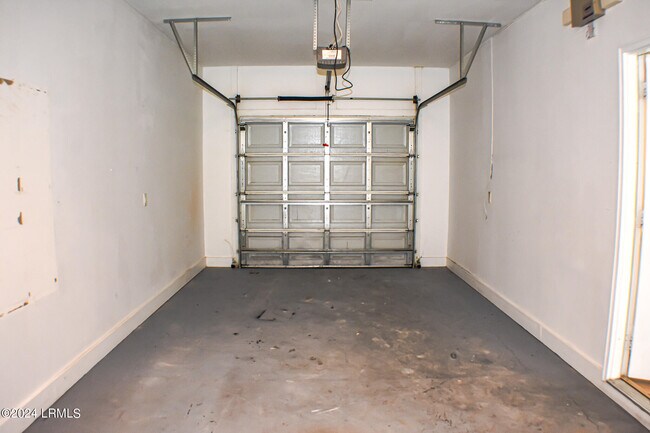 Building Photo - 43 Blue Haw Ct