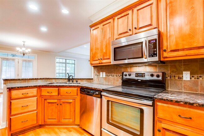 Building Photo - 239 Chippewa Dr