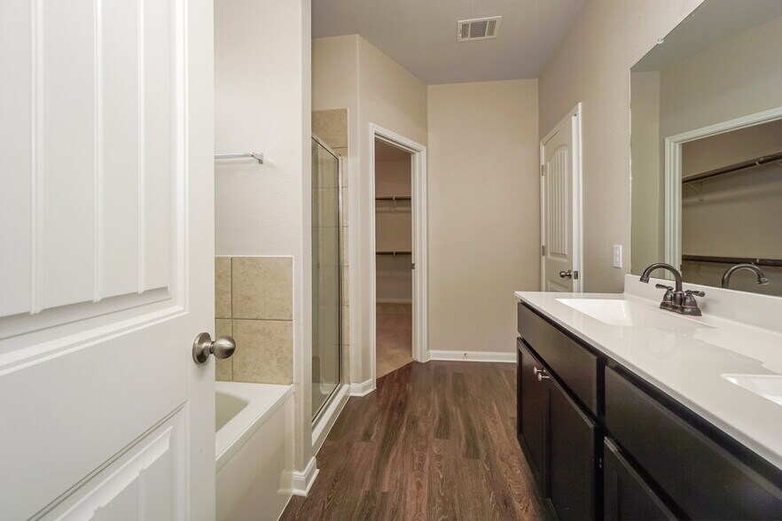 Building Photo - 2465 McCrae