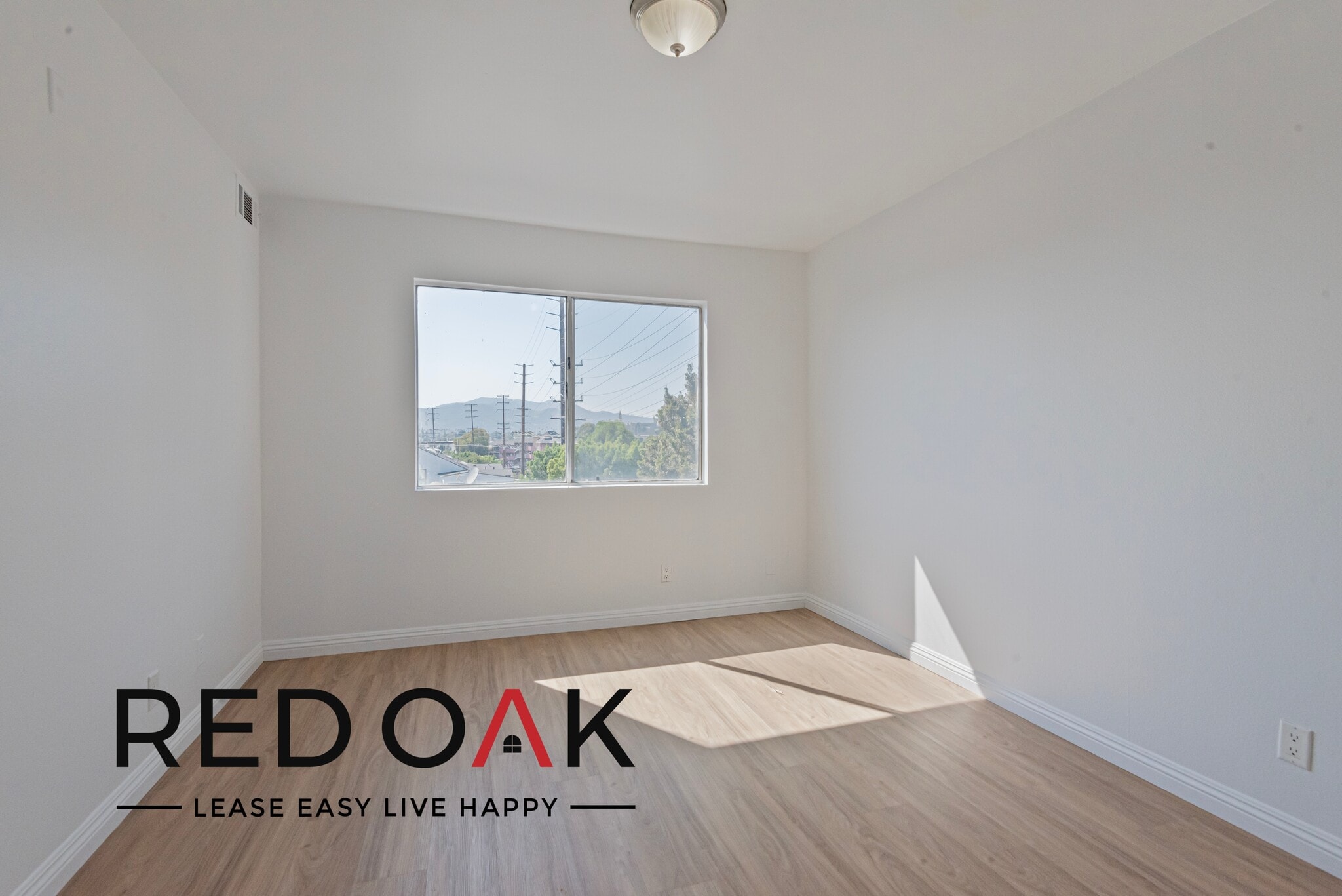 Building Photo - 3540 Fletcher Dr