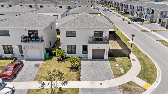 Building Photo - 1396 NW 3rd St