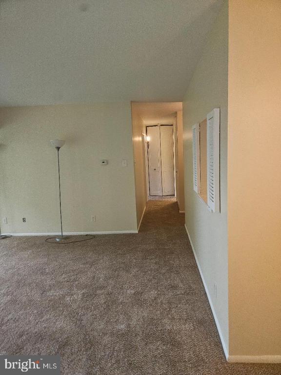 Building Photo - 326 Drummers Ln