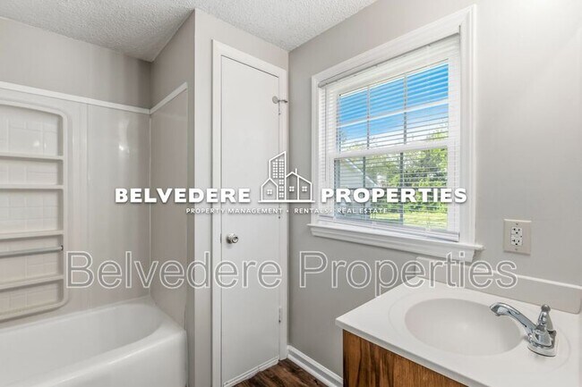 Building Photo - 110 S Raleigh St