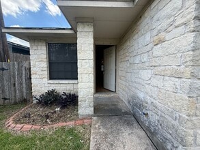 Building Photo - Tohara Properties1 (1209 Armadillo Rd)