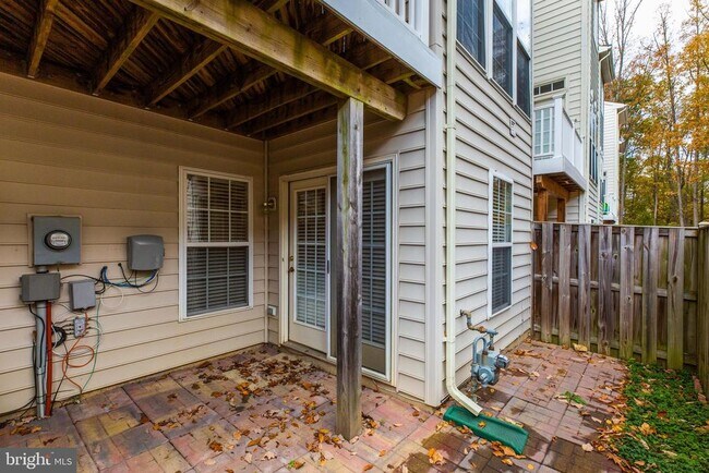 Building Photo - 9329 Cumbria Valley Dr