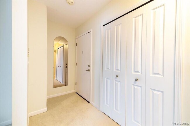 Building Photo - 24356 E River Rd