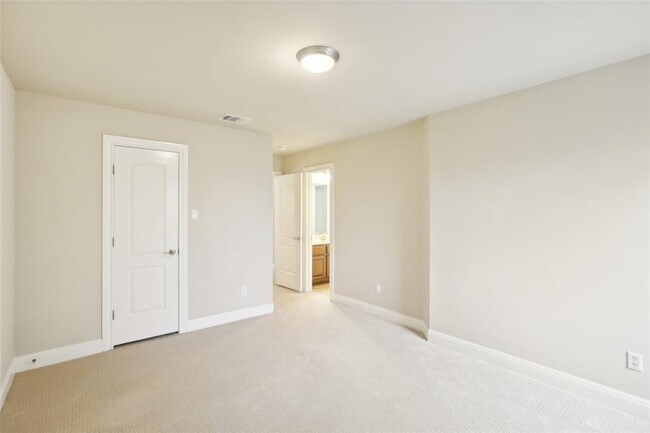 Building Photo - 10504 Prezia Dr