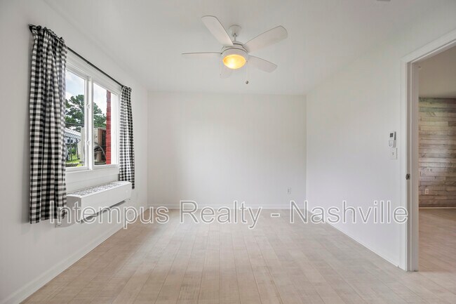 Building Photo - 910 Shelby Ave