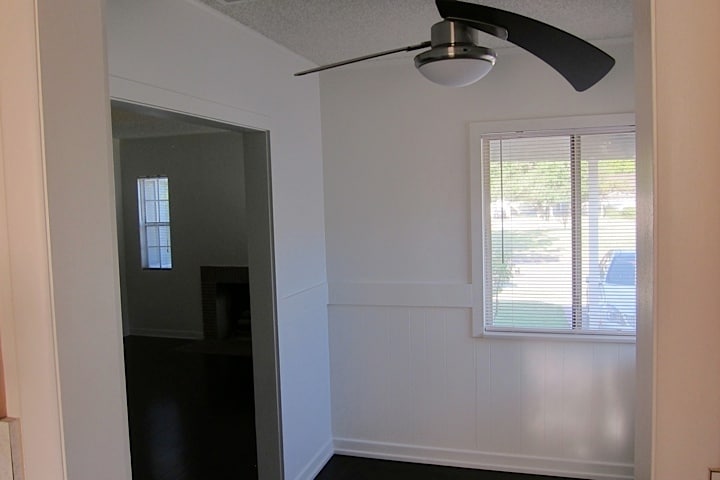 Dining Room looking into Living Room (unfurnished) - 4927 Forman Ave