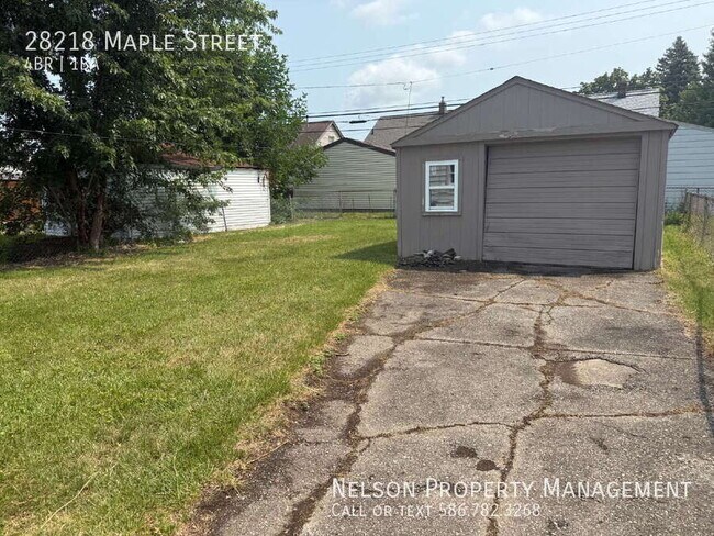 Building Photo - 28218 Maple St