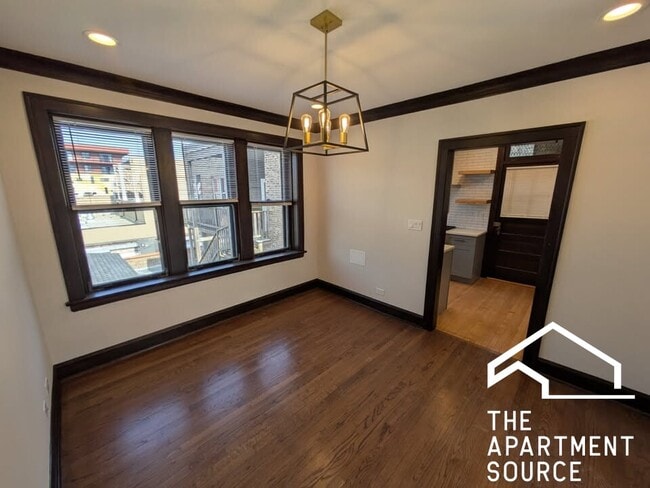 Building Photo - 6409 N Talman Ave