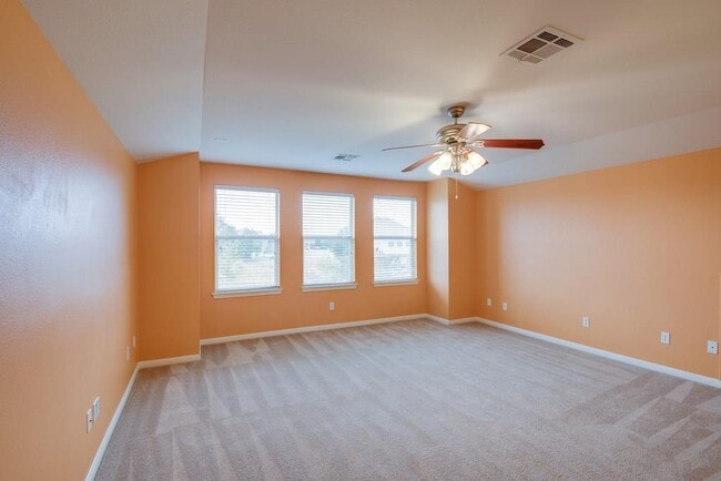 Building Photo - 14821 Fernhill Dr