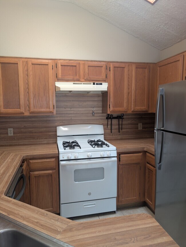 Building Photo - Charming 2 beds 2 baths in Spring!