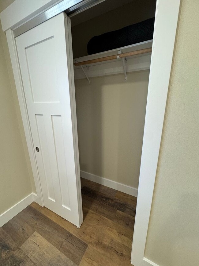 Building Photo - New ADU style apartment  in NE Bend