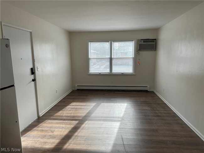 Building Photo - 840 Moyer Ave