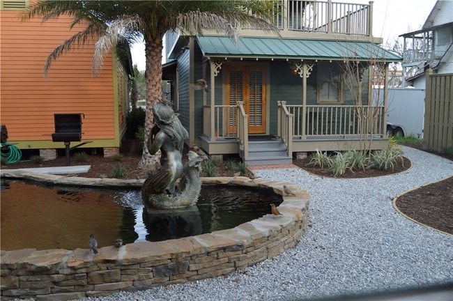 Building Photo - 802 Howe St