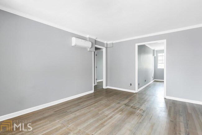 Building Photo - 714 Bryan St SE