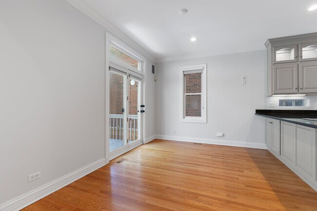 Building Photo - 2725 N Magnolia Ave