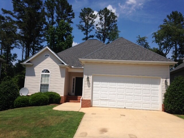 Building Photo - 208 Summergrass Dr
