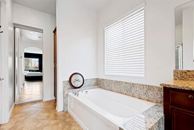 Building Photo - 81849 Fiori del Deserto Dr