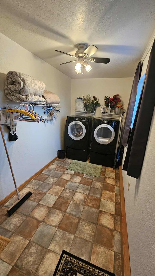 Building Photo - Fully Furnished House with views and all utilities covered