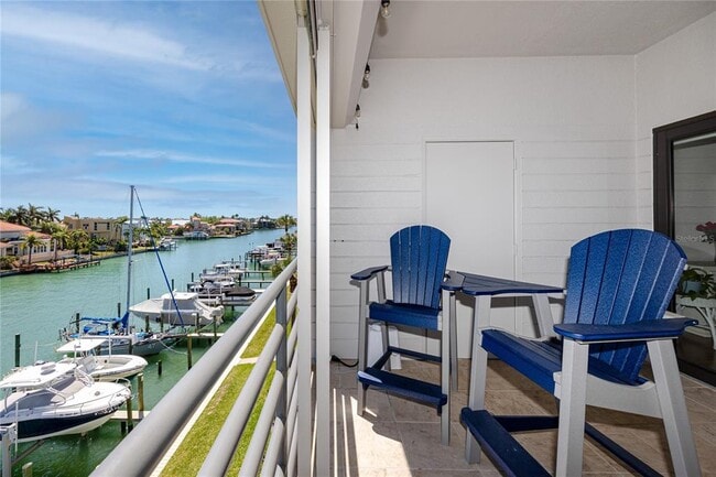 Building Photo - 363 Pinellas Bayway S