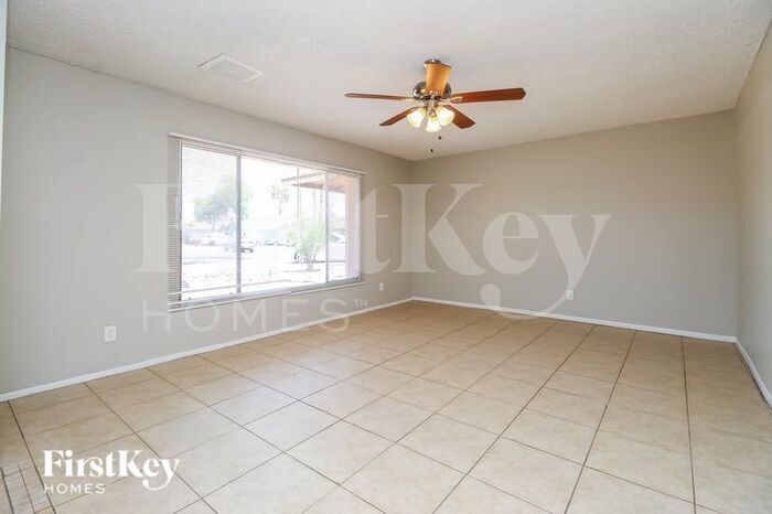 Building Photo - 4428 S La Corta Dr