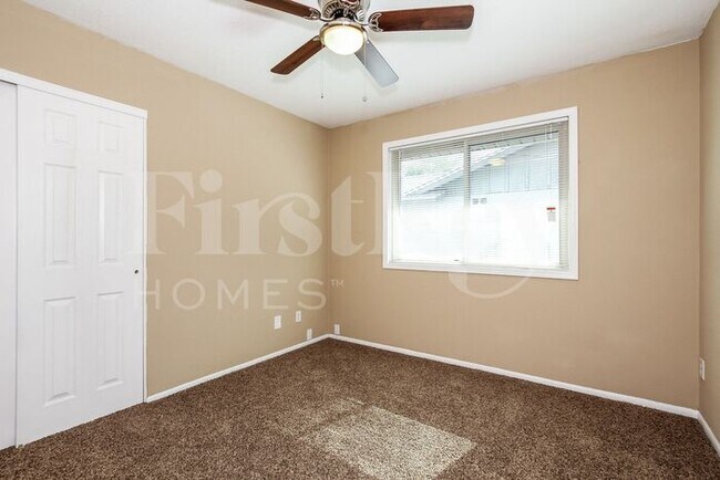 Building Photo - 3742 W Altadena Ave