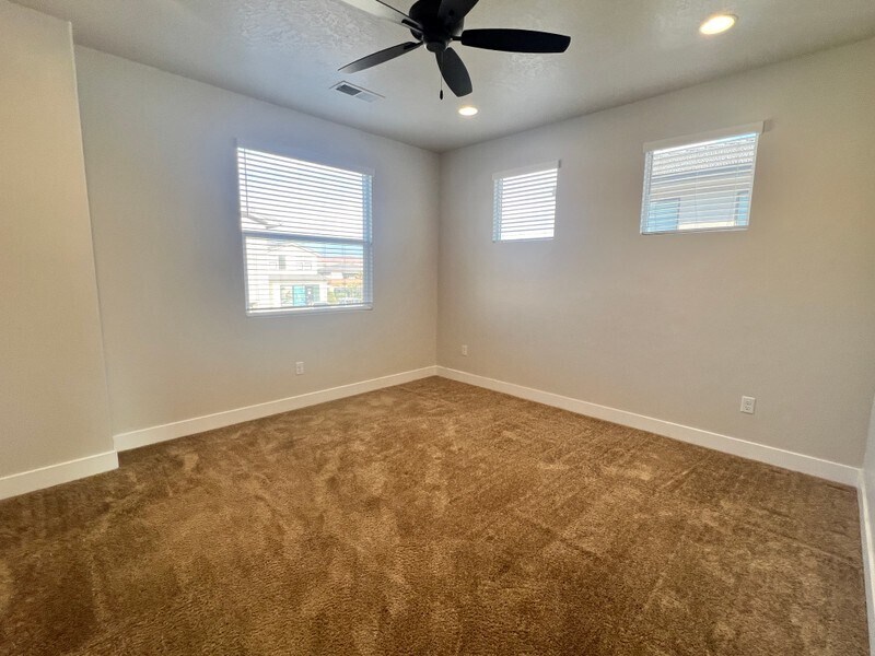 Building Photo - 843 American Beech Ln