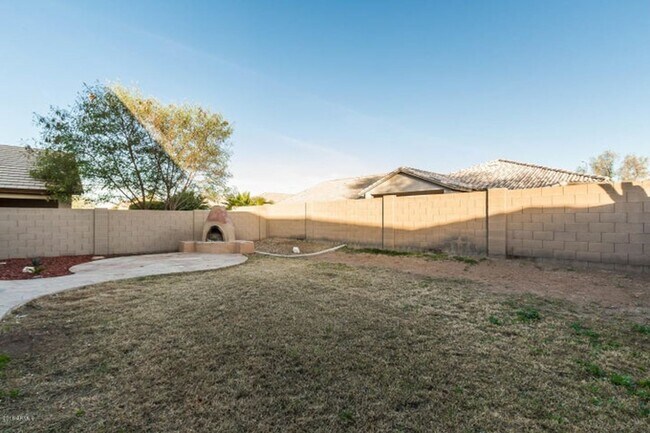 Building Photo - Charming 5 Bed 3 bath Home in Avondale