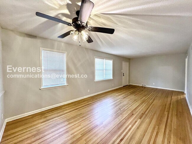 Building Photo - 3-Bedroom Home with Fenced Yard & Carport / Pet-Friendly / Coming Soon!