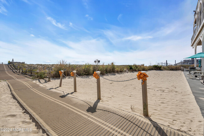 Building Photo - 37 Dune Terrace