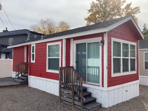 Building Photo - 2601 W Boise Ave